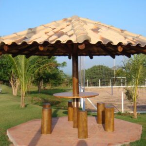 Quiosque de eucalipto tratado